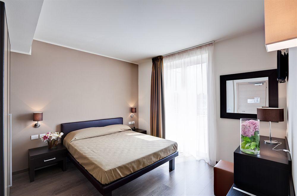 Hotel Acquadolce Peschiera del Garda Luaran gambar